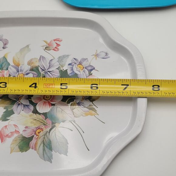 Set of 2 Vintage Floral Metal Trays – Butterfly & Spring Flower Motifs Cottage - Picture 7 of 7